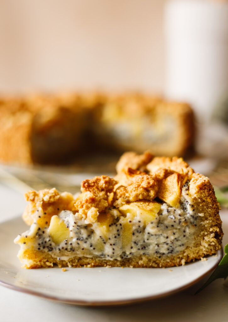 Veganer Apfel-Pudding-Streusel-Kuchen - of leaves &amp; lemons