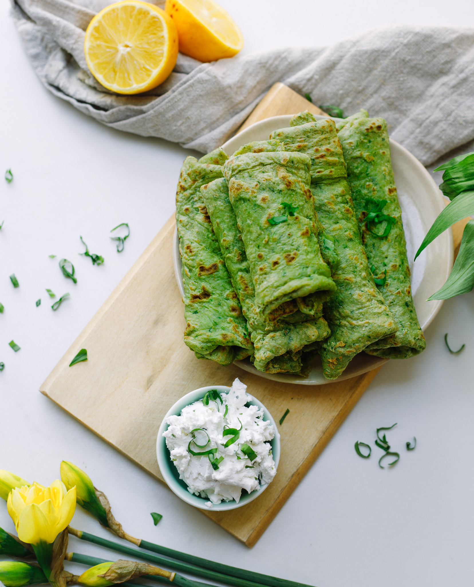 Vegane Bärlauchpfannkuchen - of leaves &amp; lemons