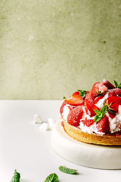 Veganes Erdbeer-Sahne-Törtchen