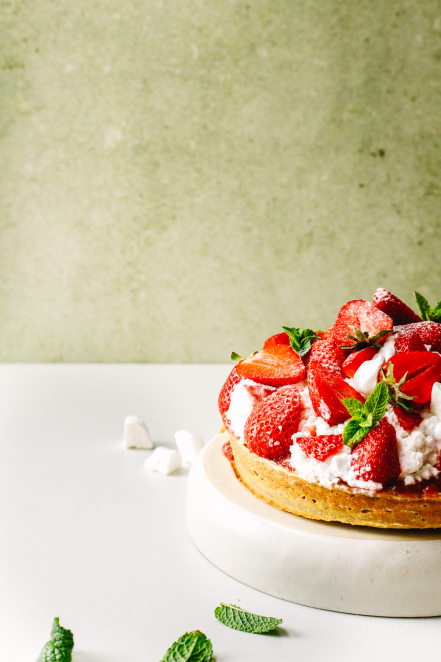 Veganes Erdbeer-Sahne-Törtchen