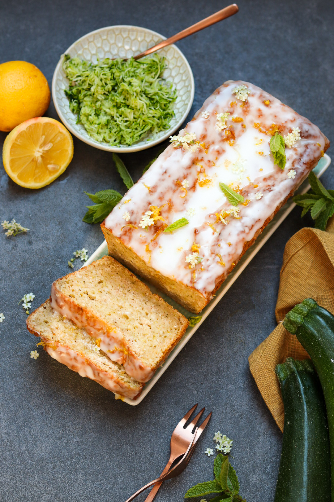 Veganer Zucchini-Zitronen-Kuchen - of leaves &amp; lemons