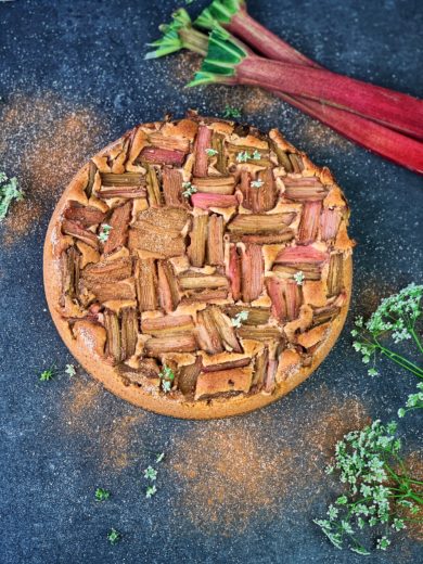 Rhabarberkuchen mit Mandeln