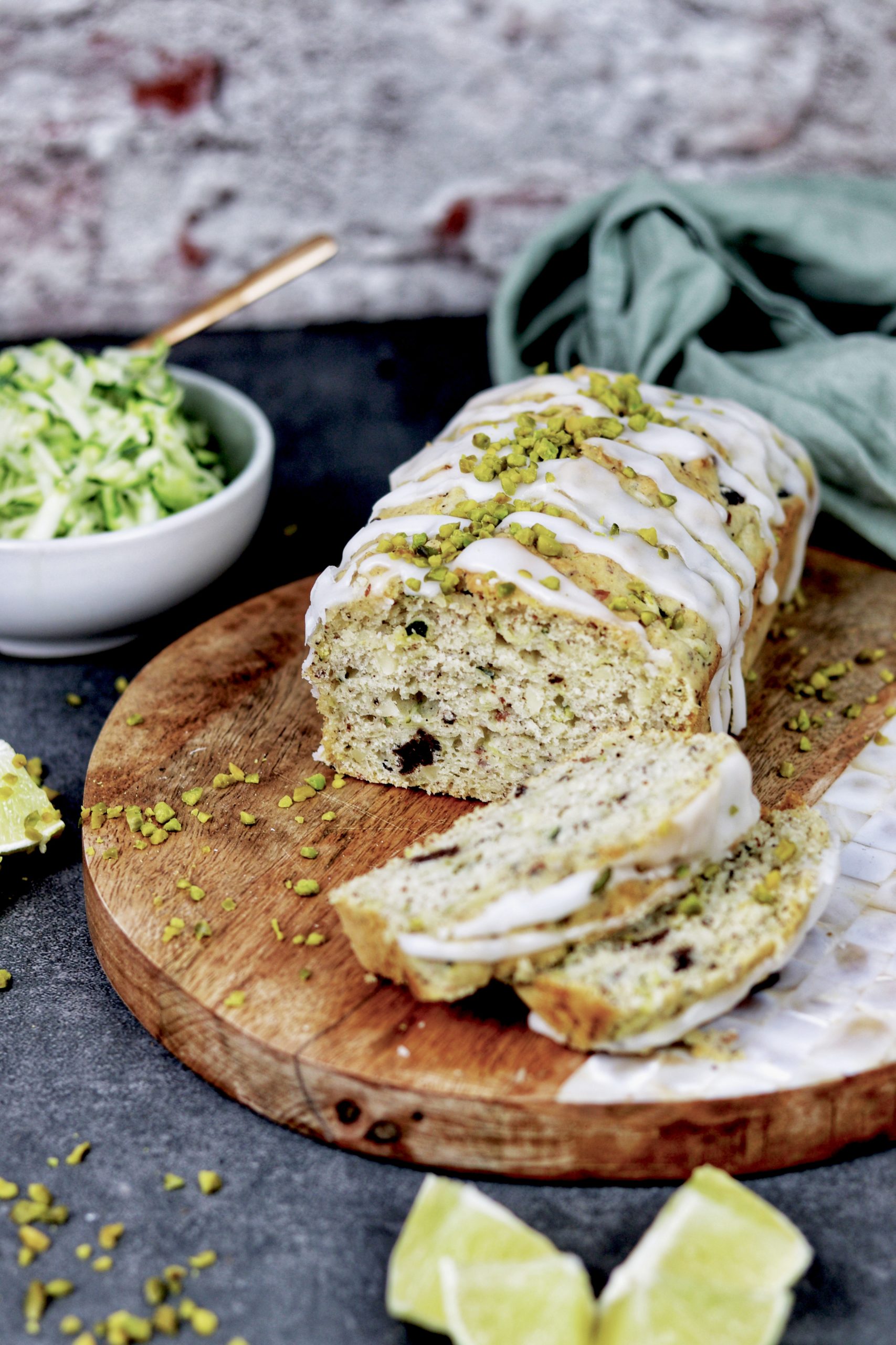 Veganer Zucchini-Limetten-Kuchen - of leaves &amp; lemons